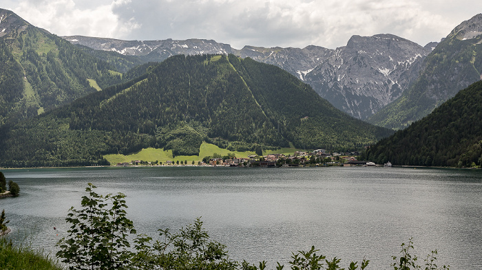 Karwendel mit dem Zwölferkopf Achensee