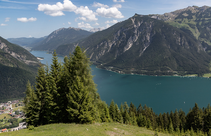 Achensee, Brandenberger Alpen (mit Unnütze (links) und Rofangebirge) Zwölferkopf