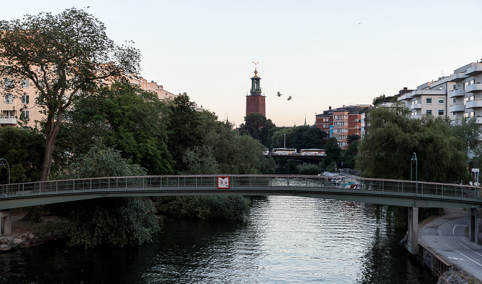 Stockholm Blick von der Kungsbron: Klara Sjö mit der Blekholmsbron Stadshuset
