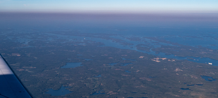 Schärengarten 2018-07-25 Flug DLH2419 Stockholm-Arlanda (ARN/ESSA) - München Franz Josef Strauß (MUC/EDDM)