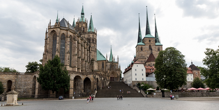 Domplatz, Domberg mit Erfurter Dom und Severikirche Minervabrunnen