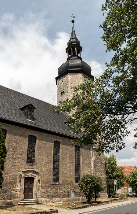 Dorfstraße: Reformationskirche Niedertrebra