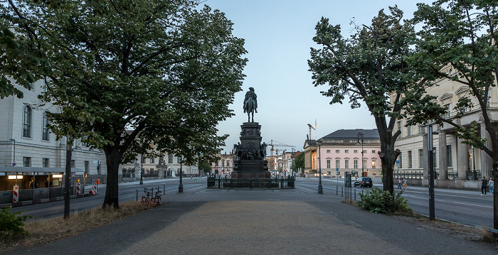 Berlin Unter den Linden Reiterstandbild Friedrichs des Großen