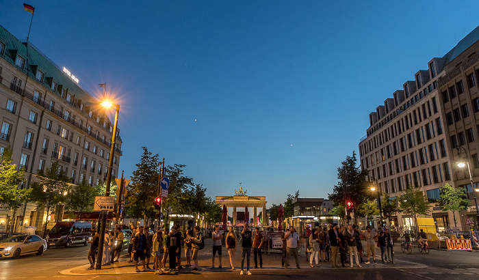 Unter den Linden, Pariser Platz, Brandenburger Tor Berlin 2018