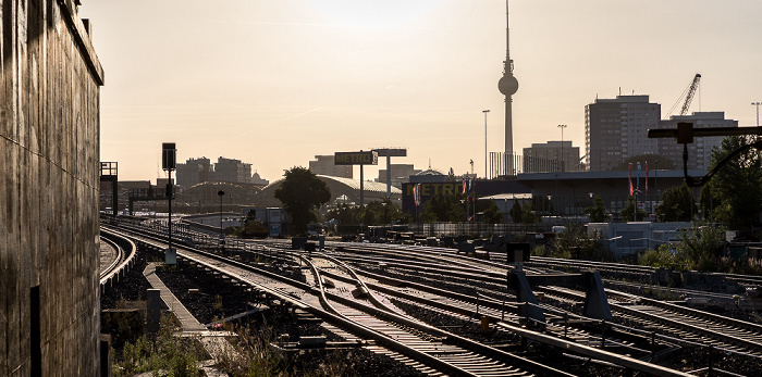 Berlin Blick vom Bahnhof Warschauer Straße Fernsehturm