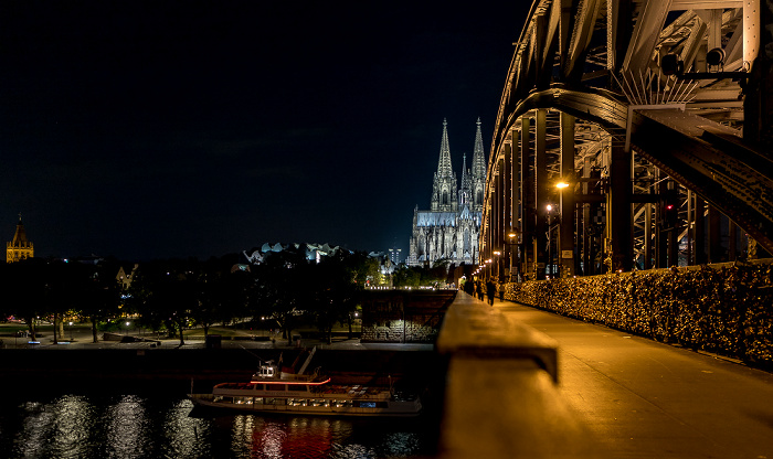 Rhein, Hohenzollernbrücke, Museum Ludwig, Kölner Dom Kölner Rathaus