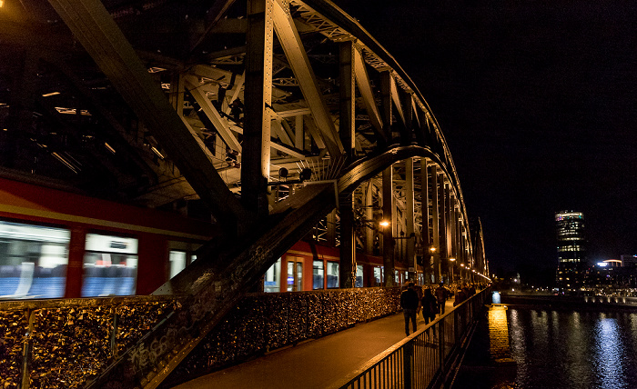 Hohenzollernbrücke, Rhein, KölnTriangle Köln