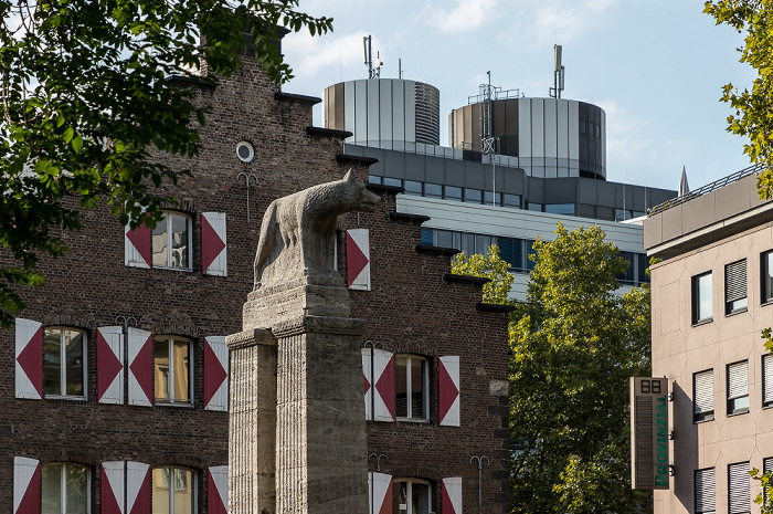 Burgmauer: Römerbrunnen Köln