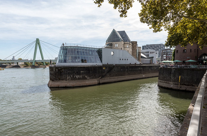 Köln Rhein, Severinsbrücke, Rheinauhalbinsel mit Schokoladenmuseum