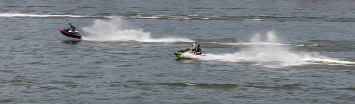 Rhein: Jet-Skis Köln