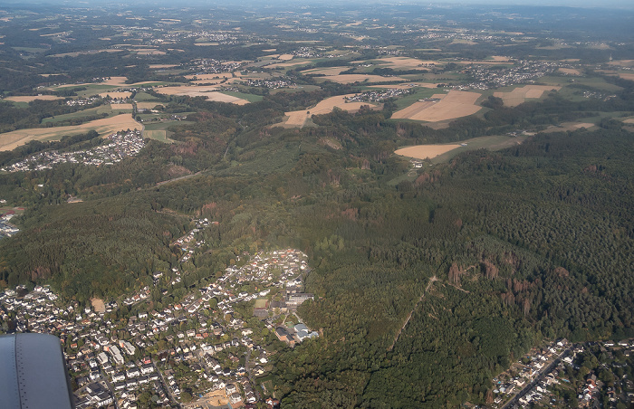 Nordrhein-Westfalen - Rhein-Sieg-Kreis: Lohmar (links unten) 2018-09-16 Flug DLH1991 Köln/Bonn (CGN/EDDK) - München Franz Josef Strauß (MUC/EDDM) Luftbild aerial photo