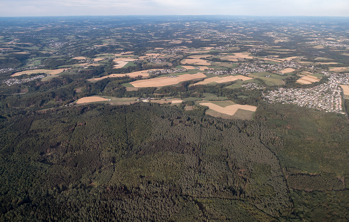 Nordrhein-Westfalen - Rhein-Sieg-Kreis: Heide (Lohmar) (rechts oben) 2018-09-16 Flug DLH1991 Köln/Bonn (CGN/EDDK) - München Franz Josef Strauß (MUC/EDDM) Luftbild aerial photo