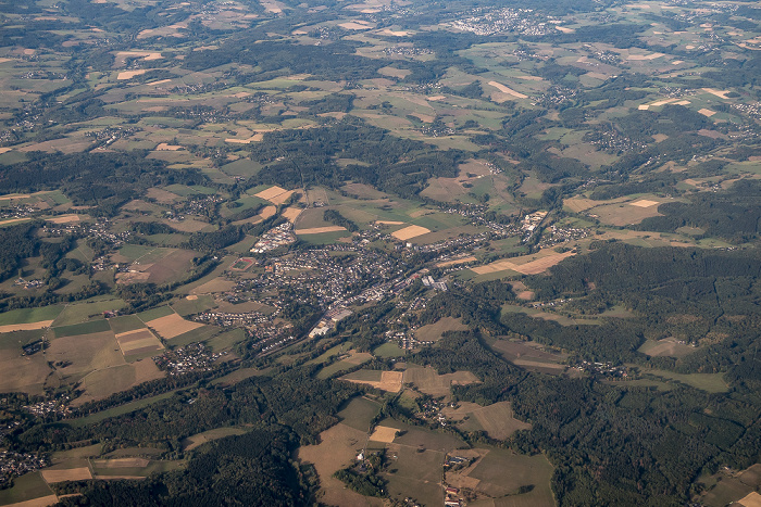 Nordrhein-Westfalen - Rhein-Sieg-Kreis: Ruppichteroth 2018-09-16 Flug DLH1991 Köln/Bonn (CGN/EDDK) - München Franz Josef Strauß (MUC/EDDM) Luftbild aerial photo
