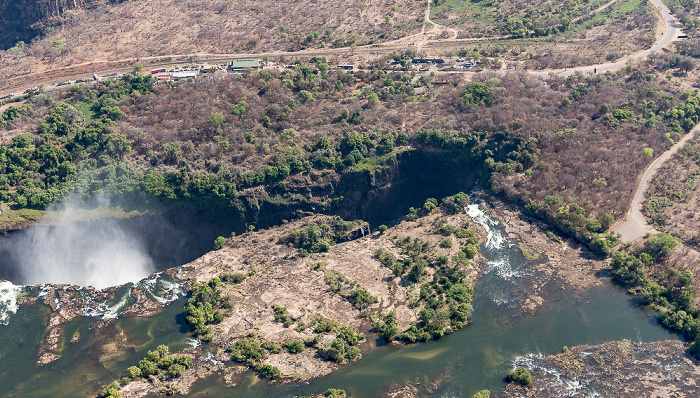Victoria Falls Blick aus dem Hubschrauber: Sambesi, Victoriafälle Luftbild aerial photo