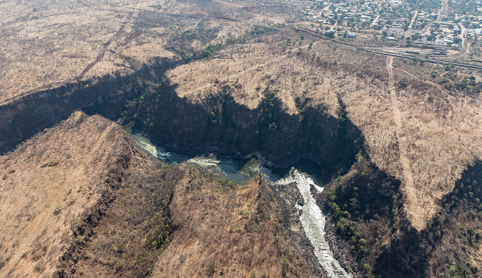Victoria Falls Blick aus dem Hubschrauber: Sambesi Luftbild aerial photo