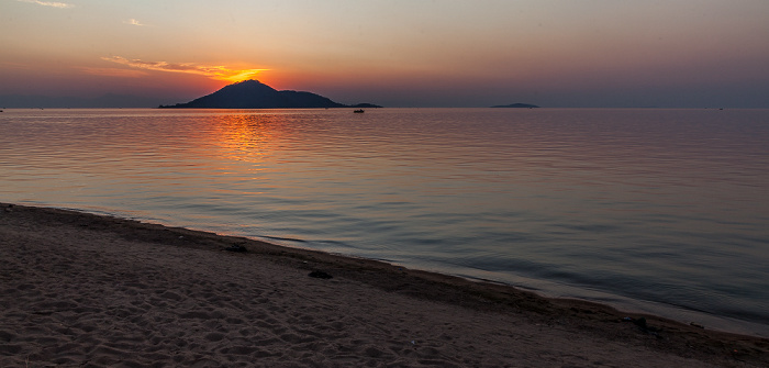 Strand, Malawisee Chembe (Cape Maclear)