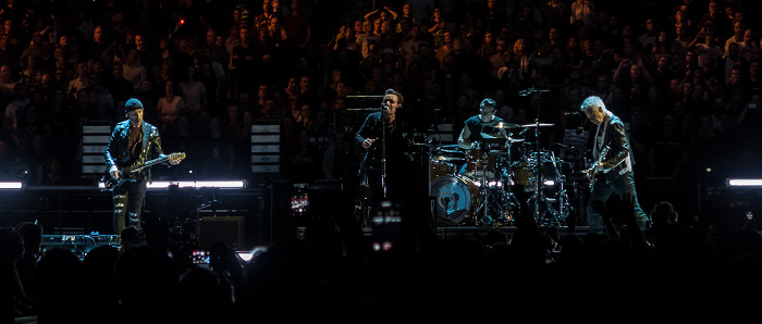 Mercedes-Benz Arena: U2 Berlin I Will Follow / Gloria / Beautiful Day