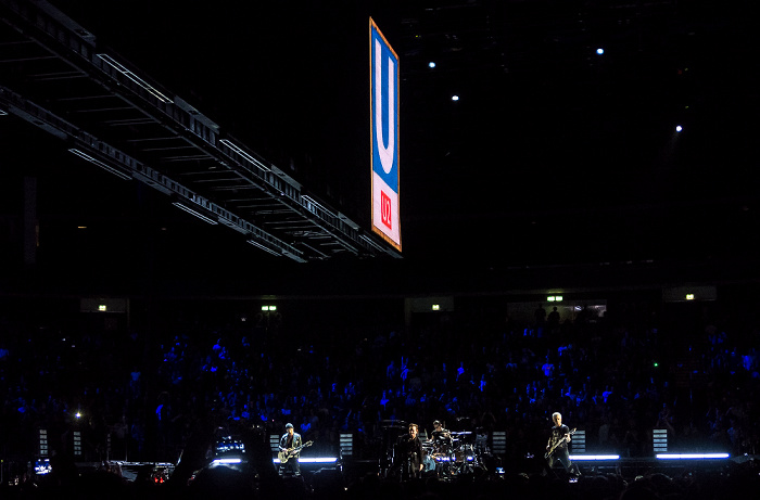 Mercedes-Benz Arena: U2 Berlin Zoo Station