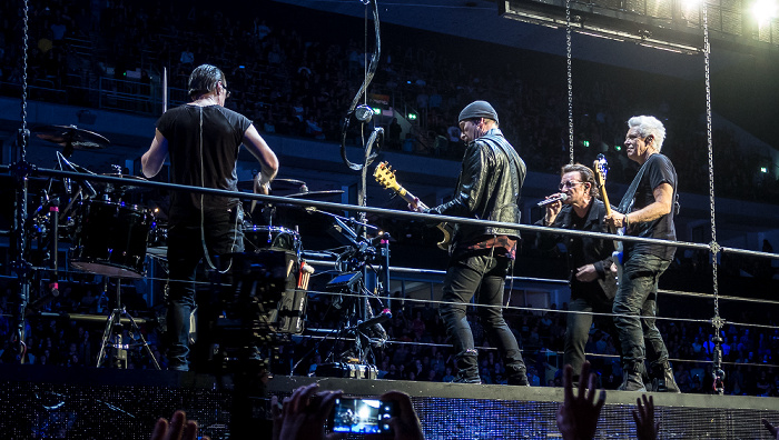 Mercedes-Benz Arena: U2 Berlin Who's Gonna Ride Your Wild Horses