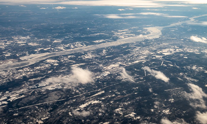 V.u.: Ulster County mit Kingston (New York), Hudson River mit der George Clinton Kingston-Rhinecliff Bridge, Dutchess County 2019-01-26 Flug UAL31 München Franz Josef Strauß (MUC/EDDM) - Newark (KEWR) Luftbild aerial photo