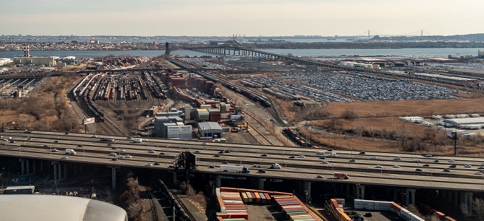 New Jersey Essex County: Newark 2019-01-26 Flug UAL31 München Franz Josef Strauß (MUC/EDDM) - Newark (KEWR) Interstate I-95 Newark Bay Newark Bay Bridge (Vincent R. Casciano Memorial Bridge) Upper Bay Bridge (Lehigh Valley Railroad Bridge) Luftbild aerial photo