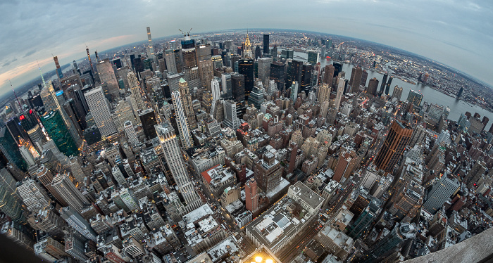 New York City Blick vom Empire State Building: Manhattan East River Queens