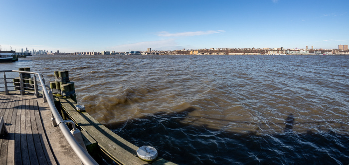Blick vom Pier 84 at Hudson River Park: Hudson River, New Jersey New York City