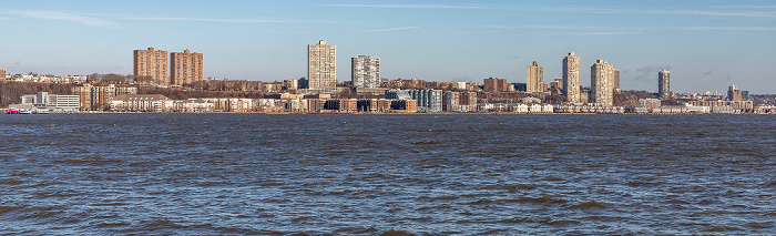 Blick vom Pier 84 at Hudson River Park: Hudson River, New Jersey New York City
