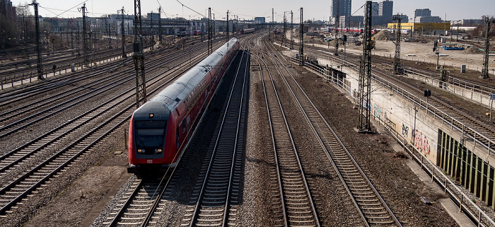 Blick von der Donnersbergerbrücke: Bahnstrecke Hauptbahnhof - Pasing München