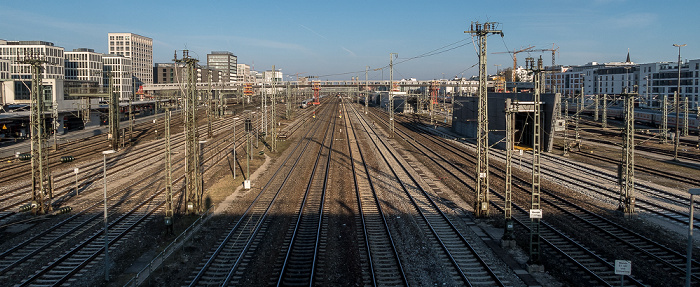 München Blick von der Donnersbergerbrücke: Bahnstrecke Hauptbahnhof - Pasing Arnulfpark Arnulfsteg
