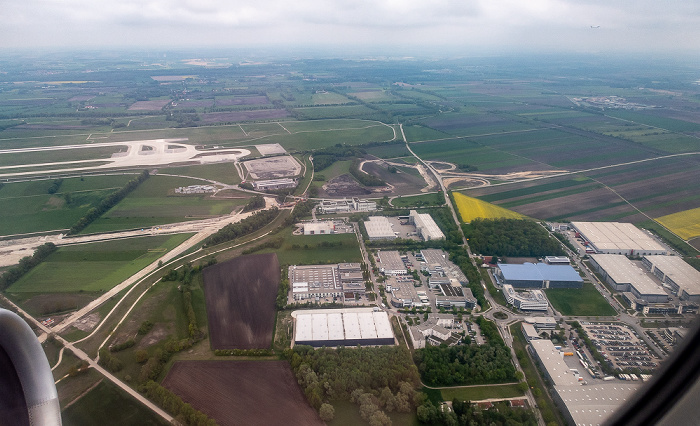 Bayern - Landkreis Erding: Gewerbegebiet Schwaig 2019-05-16 Flug DLH1892 München Franz Josef Strauß (MUC/EDDM) - Bilbao (BIO/LEBB) Luftbild aerial photo