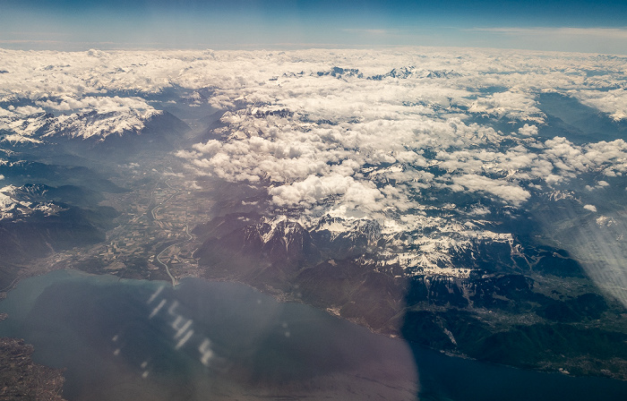 Kanton Waadt Tal der Rhone, Genfer See, Alpen in Wolken 2019-05-16 Flug DLH1892 München Franz Josef Strauß (MUC/EDDM) - Bilbao (BIO/LEBB) Luftbild aerial photo