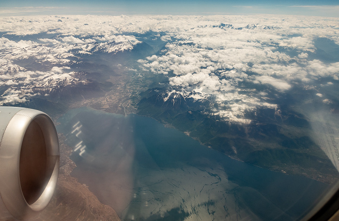 Tal der Rhone, Genfer See, Alpen in Wolken Kanton Waadt