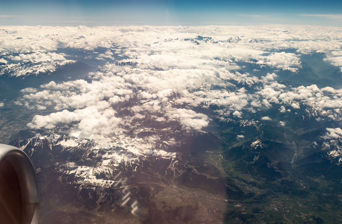 Auvergne-Rhône-Alpes Alpen in Wolken 2019-05-16 Flug DLH1892 München Franz Josef Strauß (MUC/EDDM) - Bilbao (BIO/LEBB) Mont-Blanc-Gruppe Luftbild aerial photo