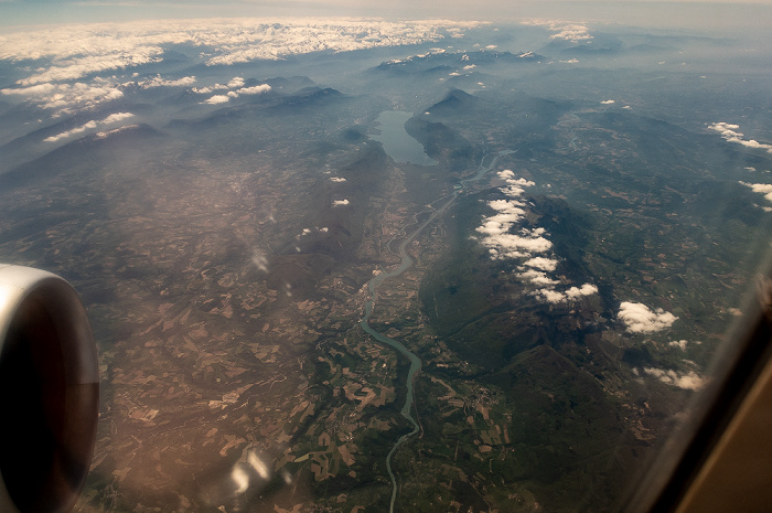 Auvergne-Rhône-Alpes Rhone, Lac du Bourget, Alpen in Wolken 2019-05-16 Flug DLH1892 München Franz Josef Strauß (MUC/EDDM) - Bilbao (BIO/LEBB) Luftbild aerial photo