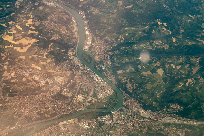 Auvergne-Rhône-Alpes Métropole de Lyon, Rhone 2019-05-16 Flug DLH1892 München Franz Josef Strauß (MUC/EDDM) - Bilbao (BIO/LEBB) Autoroute A47 Autoroute A7 Chasse-sur-Rhône Givors Grigny Loire-sur-Rhône Ternay Luftbild aerial photo