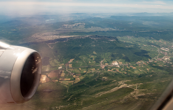 Navarra Sierra de Andía 2019-05-16 Flug DLH1892 München Franz Josef Strauß (MUC/EDDM) - Bilbao (BIO/LEBB) Embalse de Alloz Luftbild aerial photo