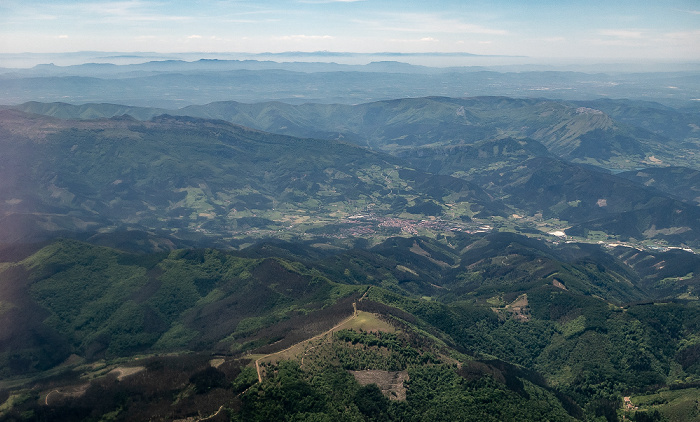 Baskenland Oñati 2019-05-16 Flug DLH1892 München Franz Josef Strauß (MUC/EDDM) - Bilbao (BIO/LEBB) Luftbild aerial photo