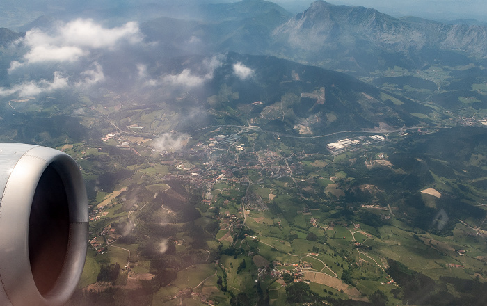 Baskenland Elorrio, Carretera nacional N-636 2019-05-16 Flug DLH1892 München Franz Josef Strauß (MUC/EDDM) - Bilbao (BIO/LEBB) Luftbild aerial photo