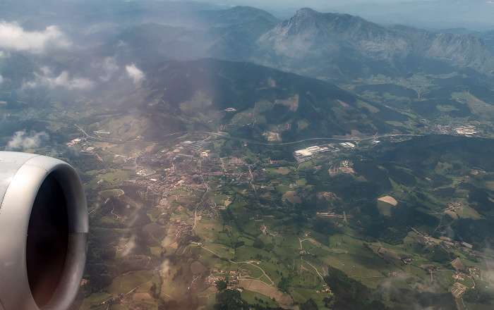 Baskenland Elorrio, Carretera nacional N-636 2019-05-16 Flug DLH1892 München Franz Josef Strauß (MUC/EDDM) - Bilbao (BIO/LEBB) Luftbild aerial photo