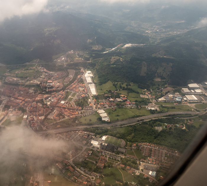 Baskenland Amorebieta-Etxano, Autopista del Cantábrico AP-8 2019-05-16 Flug DLH1892 München Franz Josef Strauß (MUC/EDDM) - Bilbao (BIO/LEBB) Schnellfahrstrecke Baskisches Y (Y vasca) Luftbild aerial photo