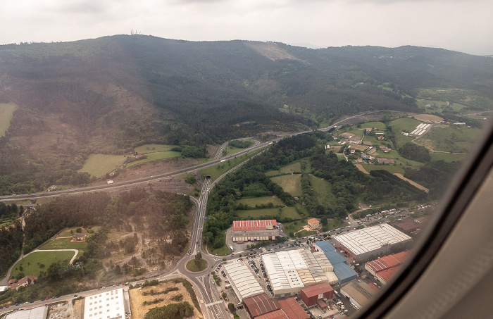 Carretera nacional N-637, Torrelarragoiti industrialdea (unten) Bilbao