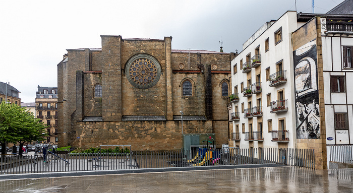 Donostia-San Sebastián Parte Vieja-Alde Zaharra: Zuloaga Plaza, Iglesia de San Vicente Mártir