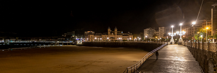 Donostia-San Sebastián Bahía de La Concha mit Playa de La Playa de La Concha  Casa consistorial de San Sebastián