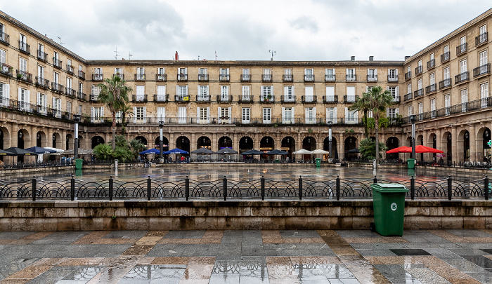 Bilbao Casco Viejo: Plaza Nueva (Plaza Barria)