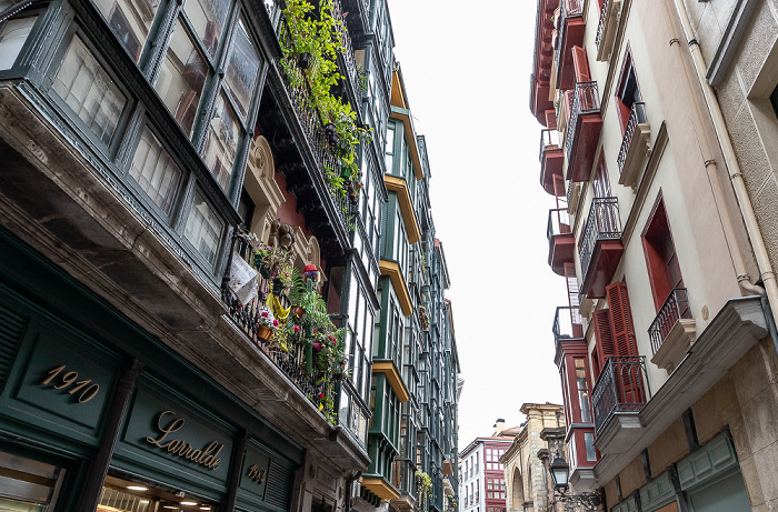 Casco Viejo: Calle de la Tendería (Dendarikale) Bilbao