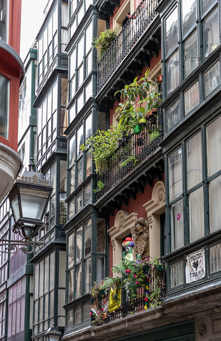 Casco Viejo: Calle de la Tendería (Dendarikale) Bilbao