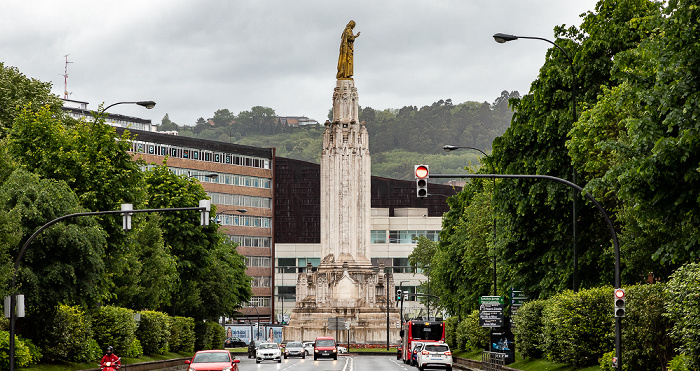 Bilbao Indautxu: Avenida de Sabino Arana Monumento al Sagrado Corazón de Jesús