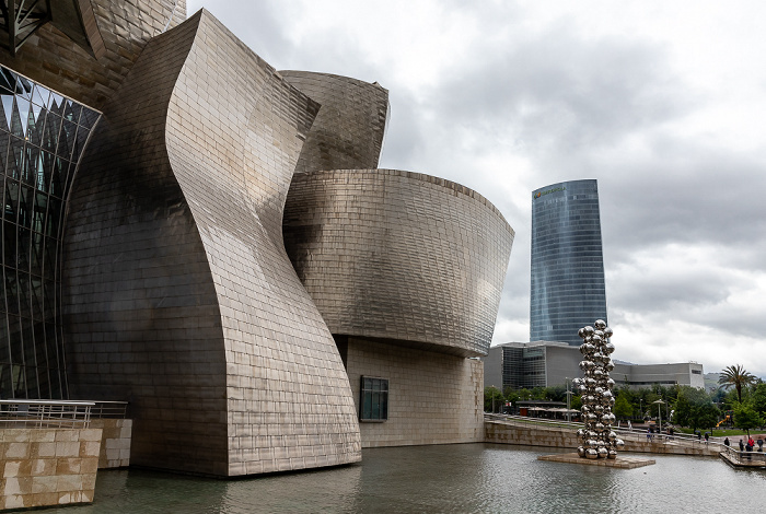 Abando: Guggenheim-Museum Bilbao, Torre Iberdrola Tall Tree and the Eye (von Anish Kapoor)