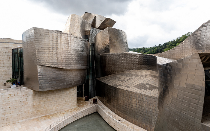 Blick von der Puente de La Salve: Guggenheim-Museum Bilbao